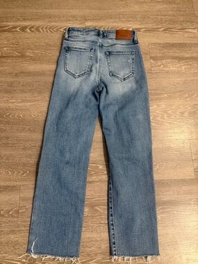 Hidden Jeans Light Wash Distressed Straight Leg Raw Hem Size 25/5 Y2K